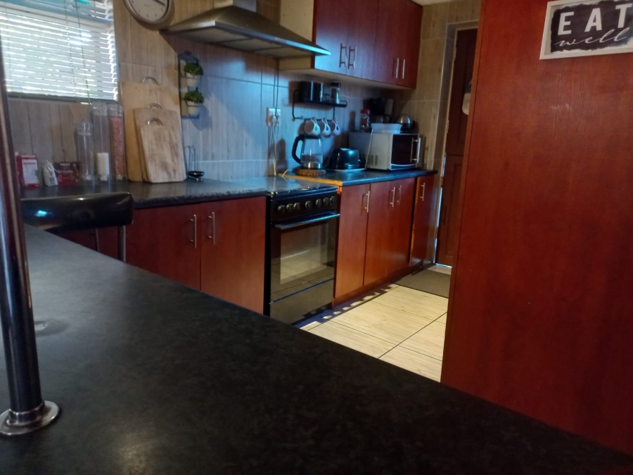 4 Bedroom Property for Sale in Portlands Western Cape